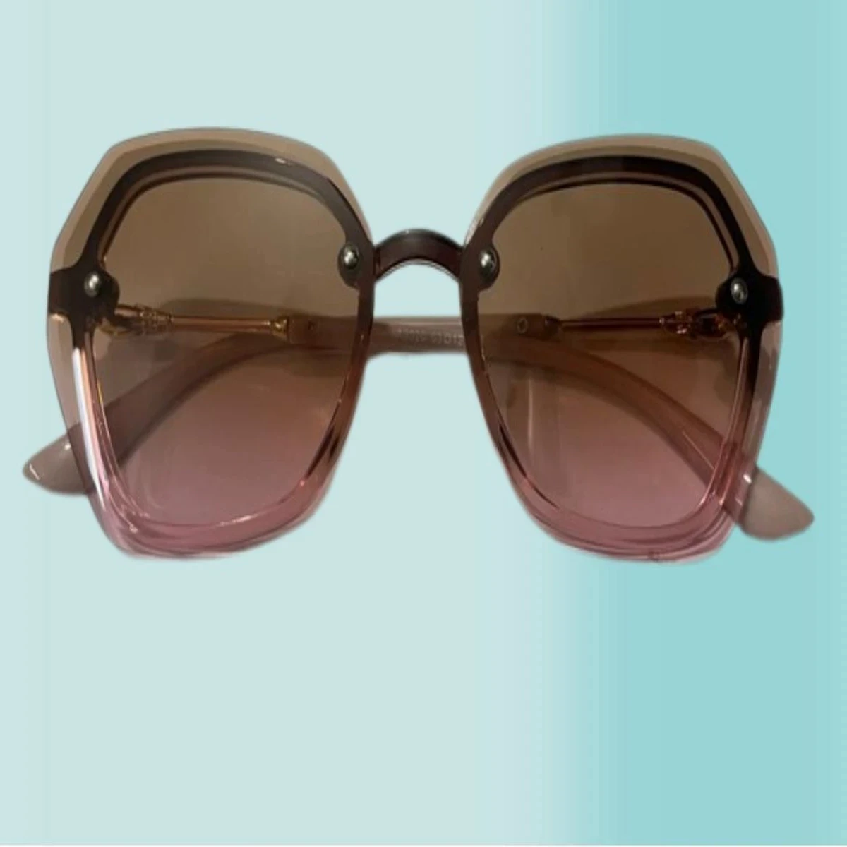 Premium sunglass for women witn primium zipper box